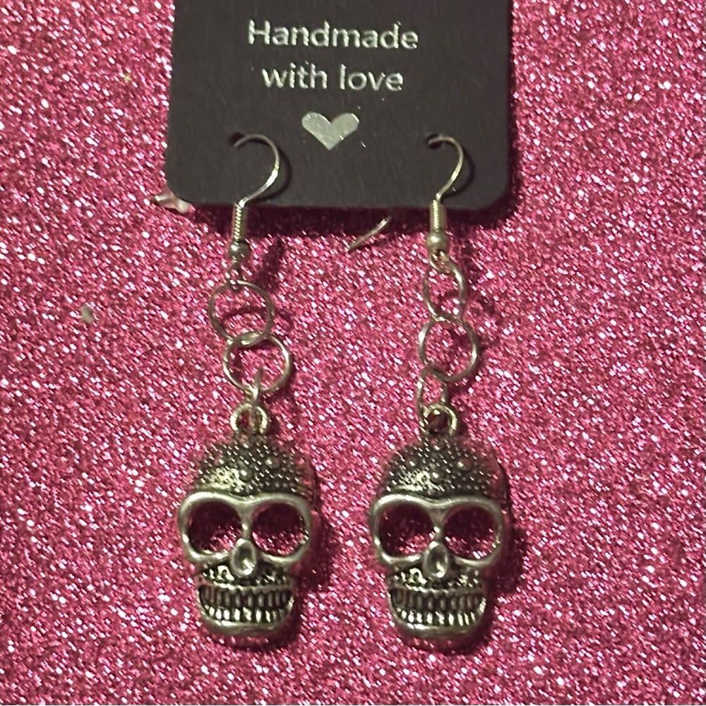 Skull Earrings Dangle Pierced Earrings NEW